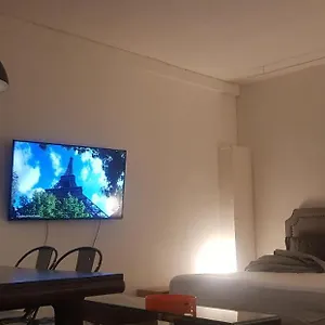 Aparthotel Charming Loft - Tour Eiffel/ Rue Cler, Paris